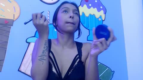 Snapshot of skinnysexzara18 chatting on 02/03/26, 01:26 zarfa online show from 02/03/26, 01:26