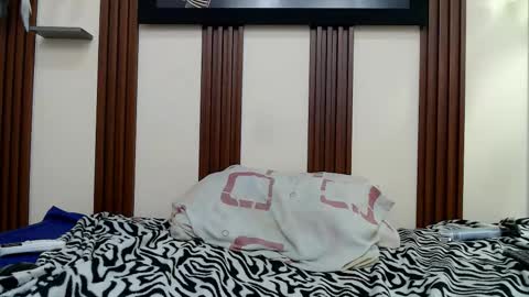 sofia online show from 12/16/25, 01:43