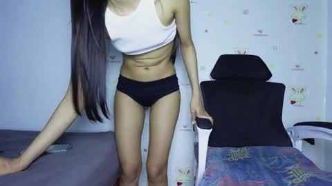 skinnythai4u online show from 05/14/26, 02:35