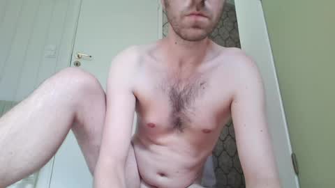 Snapshot of skinnytomdickinson chatting on 06/25/26, 02:21 skinnytomdickinson online show from 06/25/26, 02:21