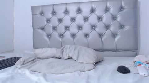 Snapshot of skinnyy_andtight chatting on 12/28/24, 09:20 Alexa online show from 12/28/24, 09:20