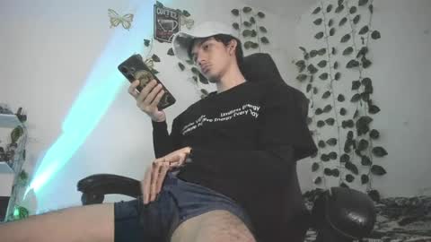Snapshot of skiny_dann chatting on 04/07/26, 04:35 skiny_dann online show from 04/07/26, 04:35