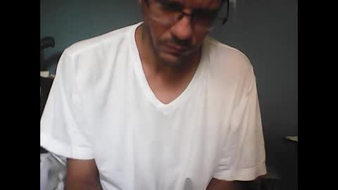 Snapshot of skippy6988 chatting on 10/05/25, 05:22 Easy-E online show from 10/05/25, 05:22