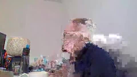 Snapshot of sklave_s chatting on 03/20/26, 10:20 sklave_s online show from 03/20/26, 10:20