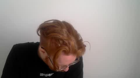 Snapshot of sklave_s chatting on 08/08/26, 09:55 sklave_s online show from 08/08/26, 09:55