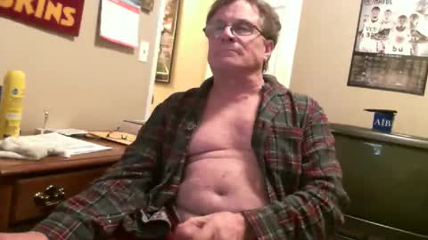Snapshot of skn1960e chatting on 12/02/24, 04:31 skn1960e online show from 12/02/24, 04:31