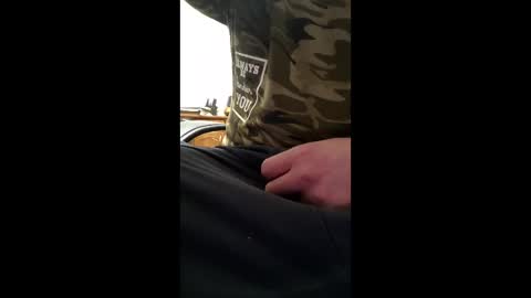 Snapshot of skorpioboy chatting on 12/16/25, 12:59 Pussy fan online show from 12/16/25, 12:59