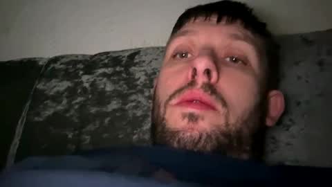 Snapshot of skuzzy25 chatting on 02/08/25, 06:54 skuzzy25 online show from 02/08/25, 06:54