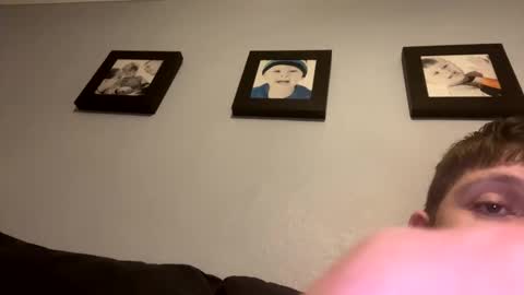 Snapshot of skuzzy25 chatting on 02/19/25, 10:31 skuzzy25 online show from 02/19/25, 10:31