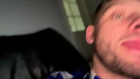 Snapshot of skuzzy25 chatting on 02/23/25, 12:37 skuzzy25 online show from 02/23/25, 12:37