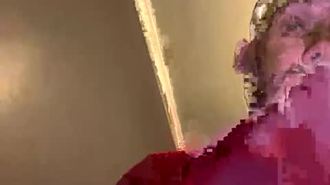 Snapshot of skuzzy25 chatting on 03/02/25, 01:15 skuzzy25 online show from 03/02/25, 01:15