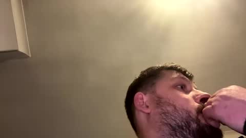 Snapshot of skuzzy25 chatting on 03/12/25, 10:39 skuzzy25 online show from 03/12/25, 10:39