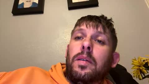 Snapshot of skuzzy25 chatting on 09/15/25, 02:22 skuzzy25 online show from 09/15/25, 02:22