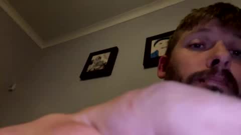 Snapshot of skuzzy25 chatting on 10/13/25, 01:38 skuzzy25 online show from 10/13/25, 01:38