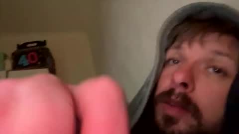 Snapshot of skuzzy25 chatting on 10/18/25, 07:09 skuzzy25 online show from 10/18/25, 07:09