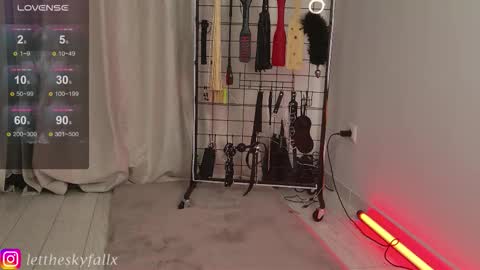 Eliza online show from 11/05/25, 11:16