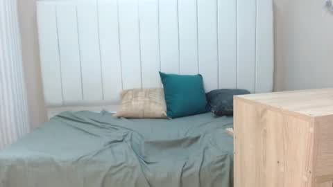 Snapshot of sky_blue05 chatting on 04/10/26, 02:44 sky_blue05 online show from 04/10/26, 02:44