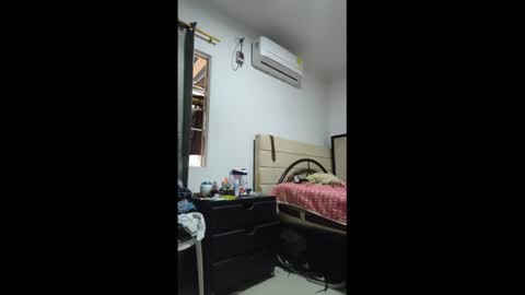 Snapshot of sky_dancer chatting on 06/12/26, 03:11 Reuben online show from 06/12/26, 03:11