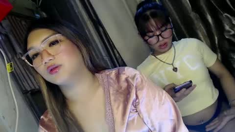 Snapshot of sky_fox_sweetxx chatting on 02/19/25, 11:28 online show from 02/19/25, 11:28