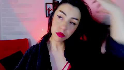 Snapshot of sky_girl1 chatting on 10/08/25, 02:42 Mile online show from 10/08/25, 02:42