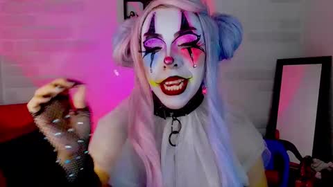 Snapshot of sky_girl1 chatting on 10/24/25, 03:47 Mile online show from 10/24/25, 03:47