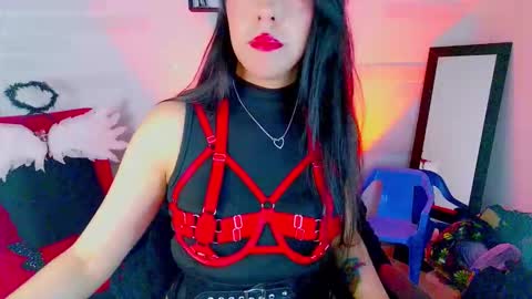 Snapshot of sky_girl1 chatting on 10/26/25, 06:52 Mile online show from 10/26/25, 06:52