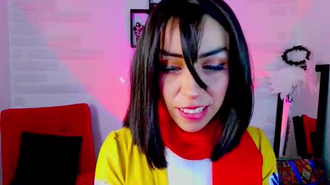 Snapshot of sky_girl1 chatting on 11/17/25, 04:40 Mile online show from 11/17/25, 04:40