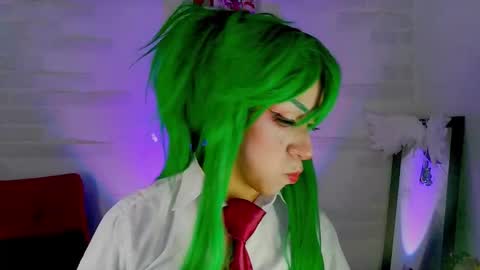 Snapshot of sky_girl1 chatting on 12/16/25, 03:22 Mile online show from 12/16/25, 03:22