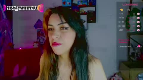 Snapshot of sky_girl1 chatting on 07/03/26, 12:28 Mile online show from 07/03/26, 12:28