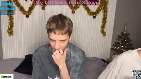 sky_hunter online show from 12/14/25, 07:07