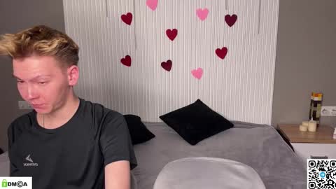 sky_hunter online show from 02/15/26, 07:10