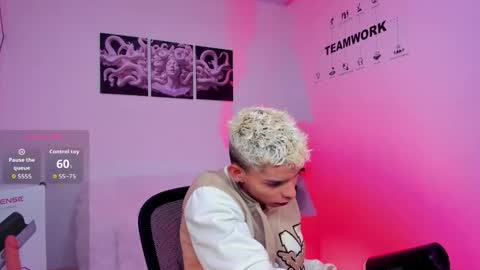 Daniel online show from 12/20/25, 03:24