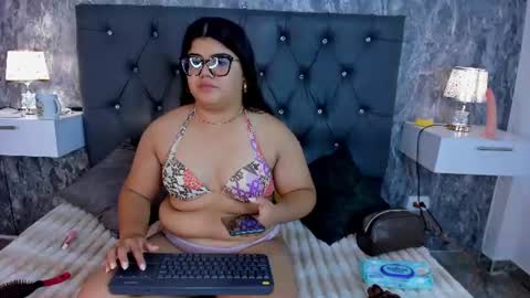 Snapshot of sky_white_ chatting on 06/22/26, 12:02 sky_white_ online show from 06/22/26, 12:02