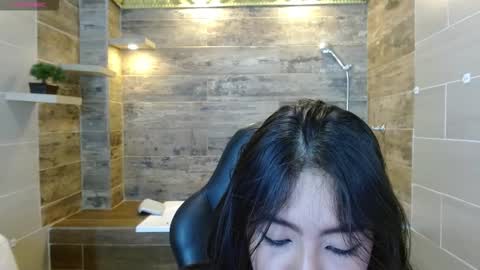 Snapshot of sky_winter chatting on 02/25/26, 04:38 S O F I online show from 02/25/26, 04:38