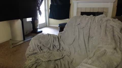 SKYLE   online show from 12/16/25, 08:14