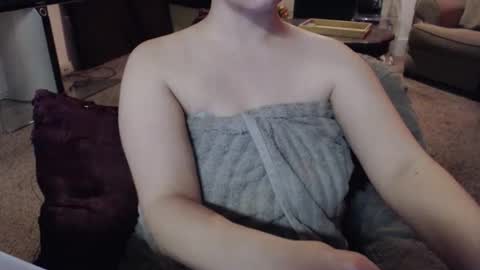 SKYLE   online show from 12/22/25, 03:58