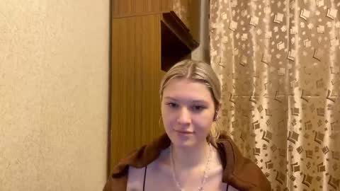 skyedavis online show from 12/18/25, 07:09