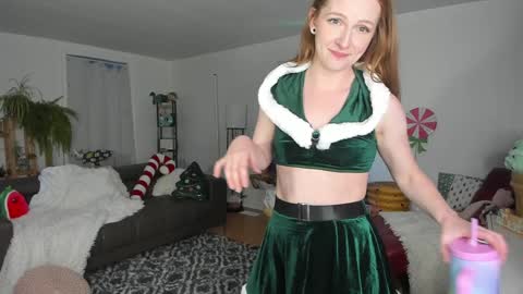 Snapshot of skyewatson chatting on 12/20/24, 11:05 Skye Watson online show from 12/20/24, 11:05