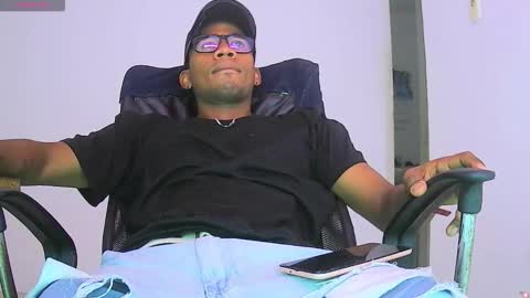 Snapshot of skyfall9875 chatting on 01/16/26, 06:56 skyfall9875 online show from 01/16/26, 06:56