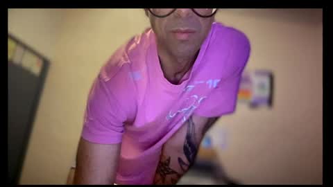 IAN HARD online show from 05/10/26, 05:07