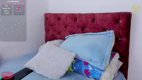 Snapshot of skyhotgirl chatting on 03/10/26, 02:33 Sky online show from 03/10/26, 02:33