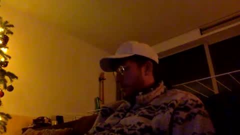 Snapshot of skyisthelimit1995 chatting on 12/18/25, 04:57 skyisthelimit1995 online show from 12/18/25, 04:57