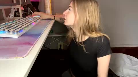 Sky  online show from 11/27/25, 06:54