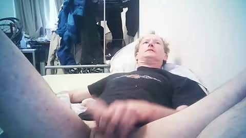 Snapshot of skylab78 chatting on 12/04/24, 08:56 MadOteC online show from 12/04/24, 08:56