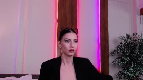 SkylarSpark online show from 10/07/25, 08:17