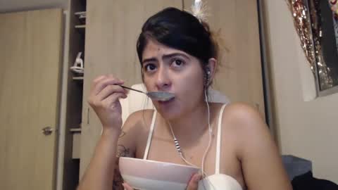 Skyler online show from 02/05/25, 03:02