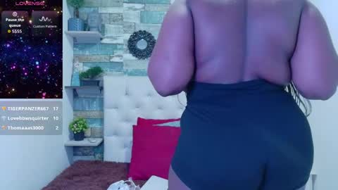 Snapshot of skyler_naomi chatting on 05/11/26, 01:06 skyler_naomi online show from 05/11/26, 01:06