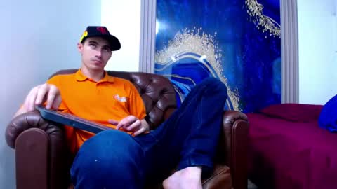 Snapshot of skyler_wild chatting on 04/21/26, 01:42 Skyler online show from 04/21/26, 01:42