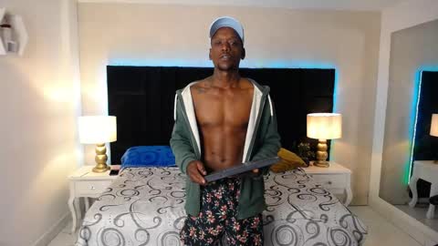 SKYLERBIGXXX online show from 04/17/26, 04:37