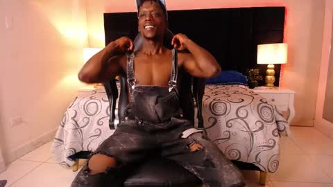 SKYLERBIGXXX online show from 04/19/26, 04:12